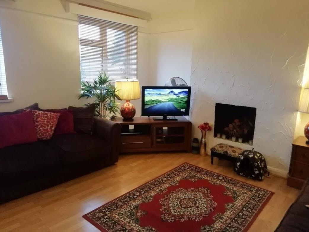 Cozy Loft In Bushey, 20 Mins By Train To Euston London Apartment Exterior foto