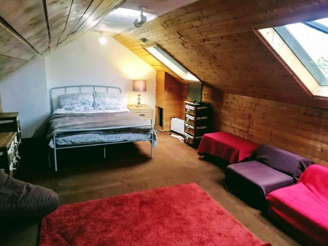 Cozy Loft In Bushey, 20 Mins By Train To Euston London Apartment Exterior foto