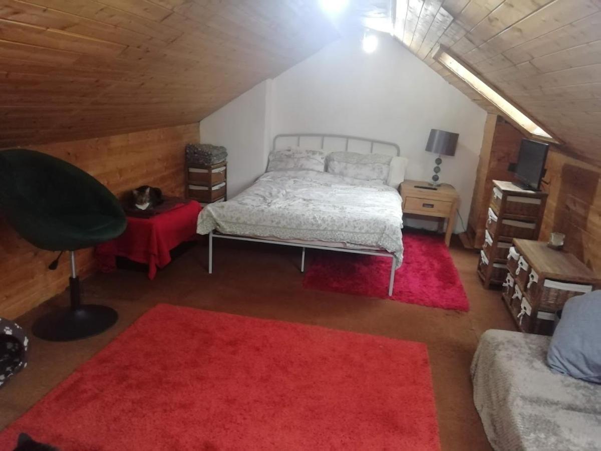 Cozy Loft In Bushey, 20 Mins By Train To Euston London Apartment Exterior foto